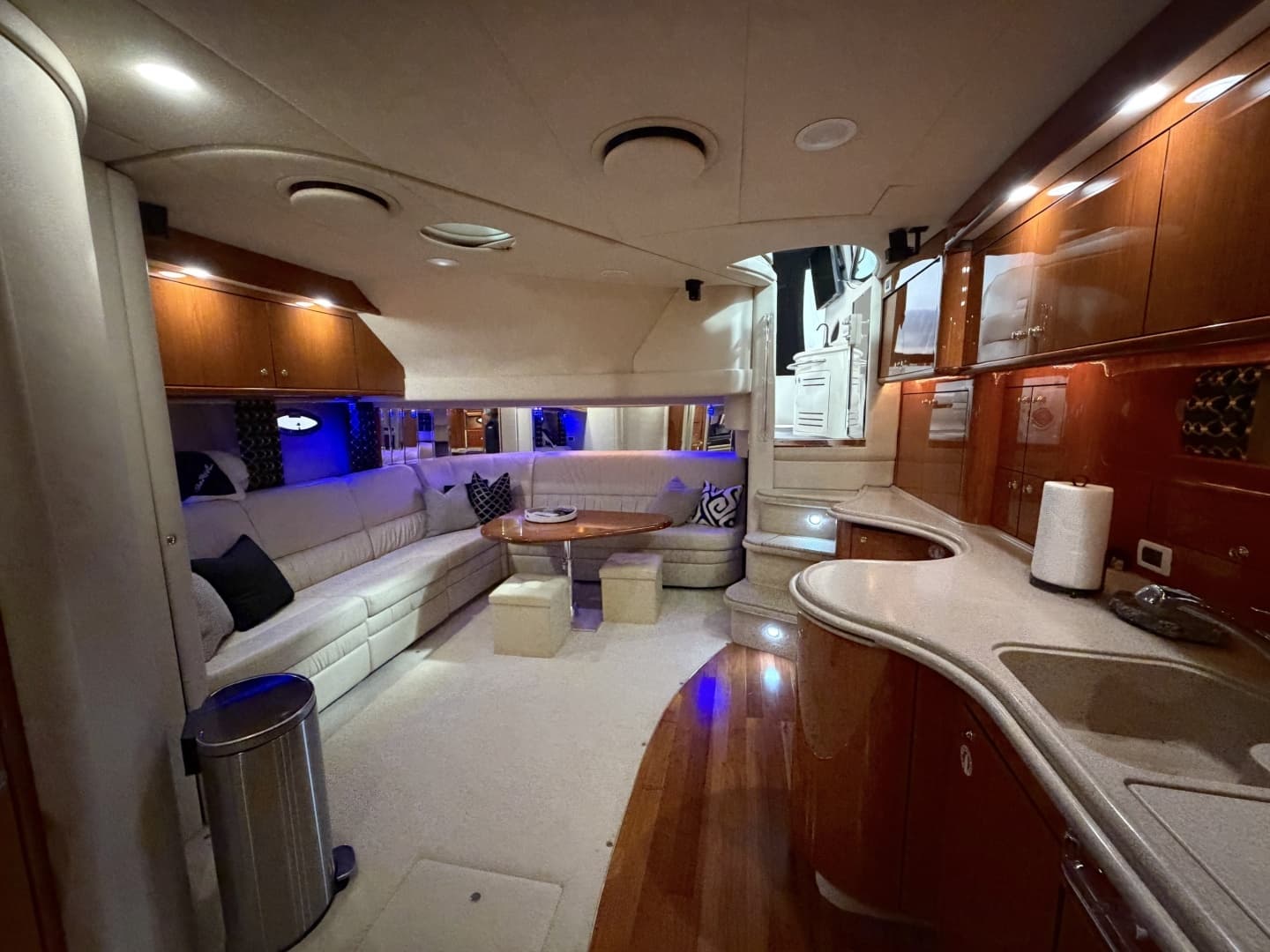 2001 Sea Ray 510 Sundancer 800 CAT - Image 23