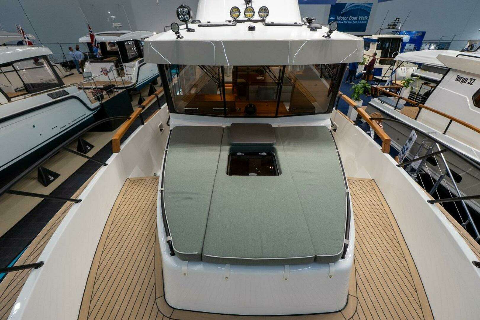 2028 Targa 46 - Image 32