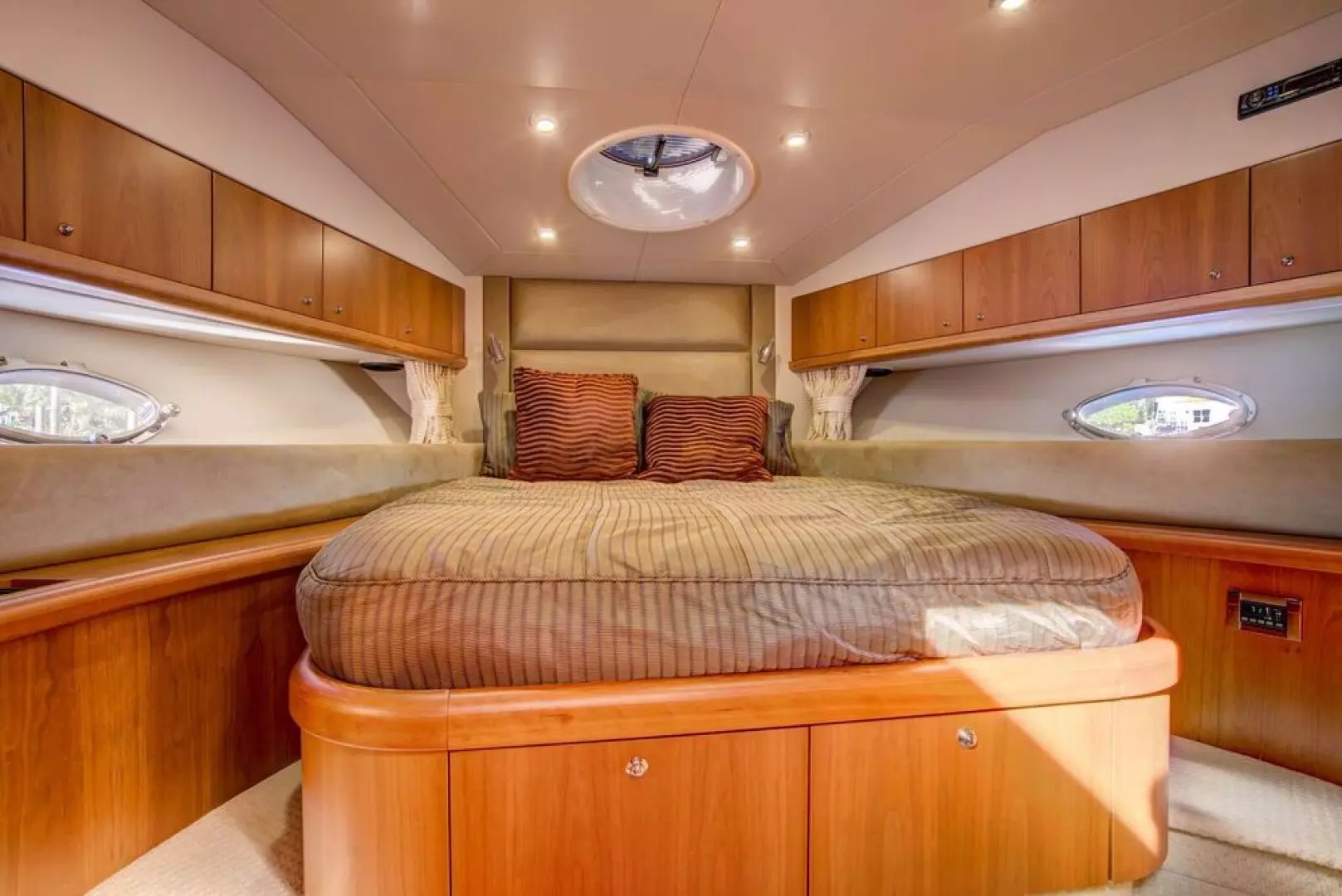 2010 Sunseeker Predator - Image 26