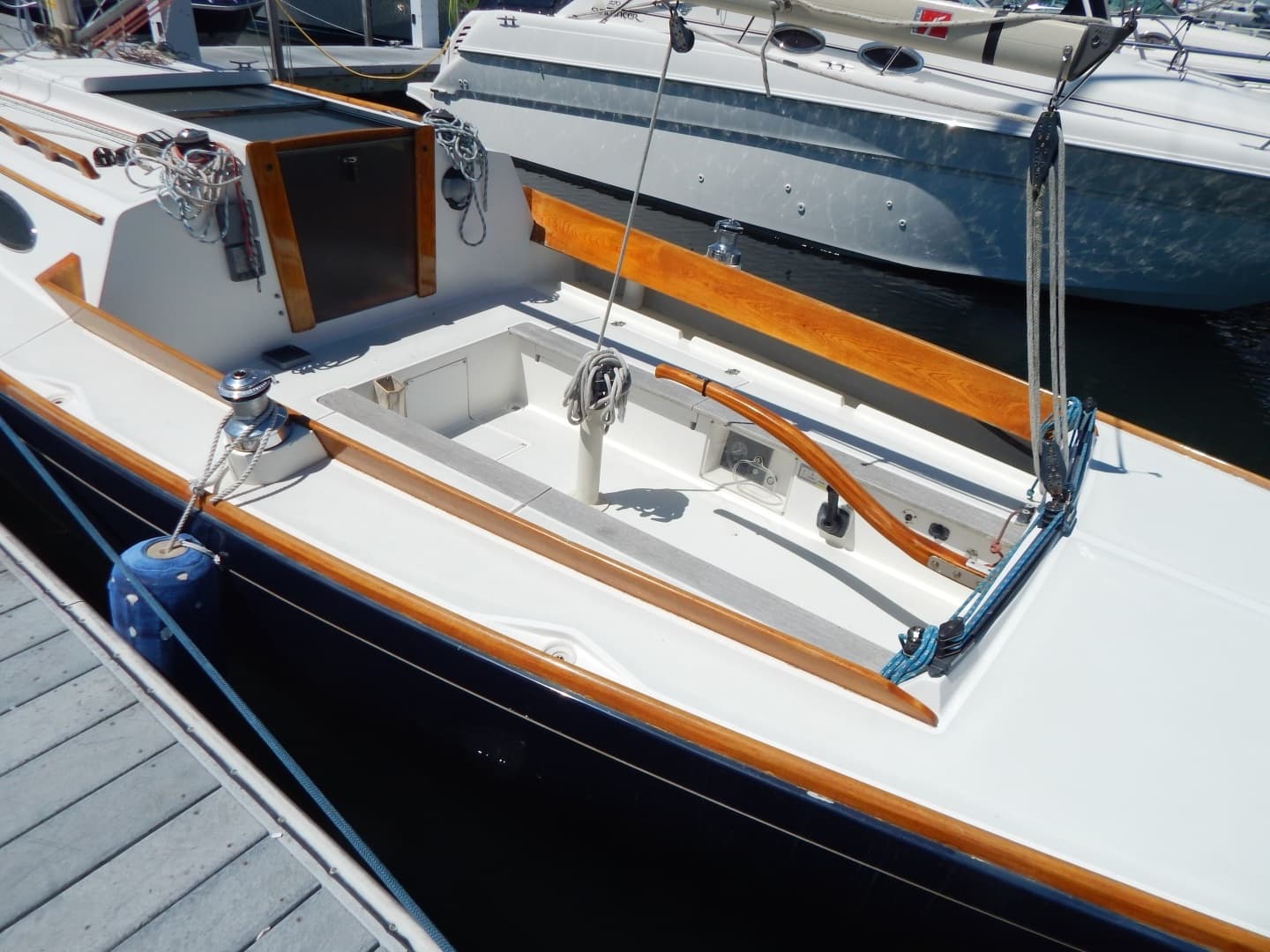2002 Alerion Express - Image 3