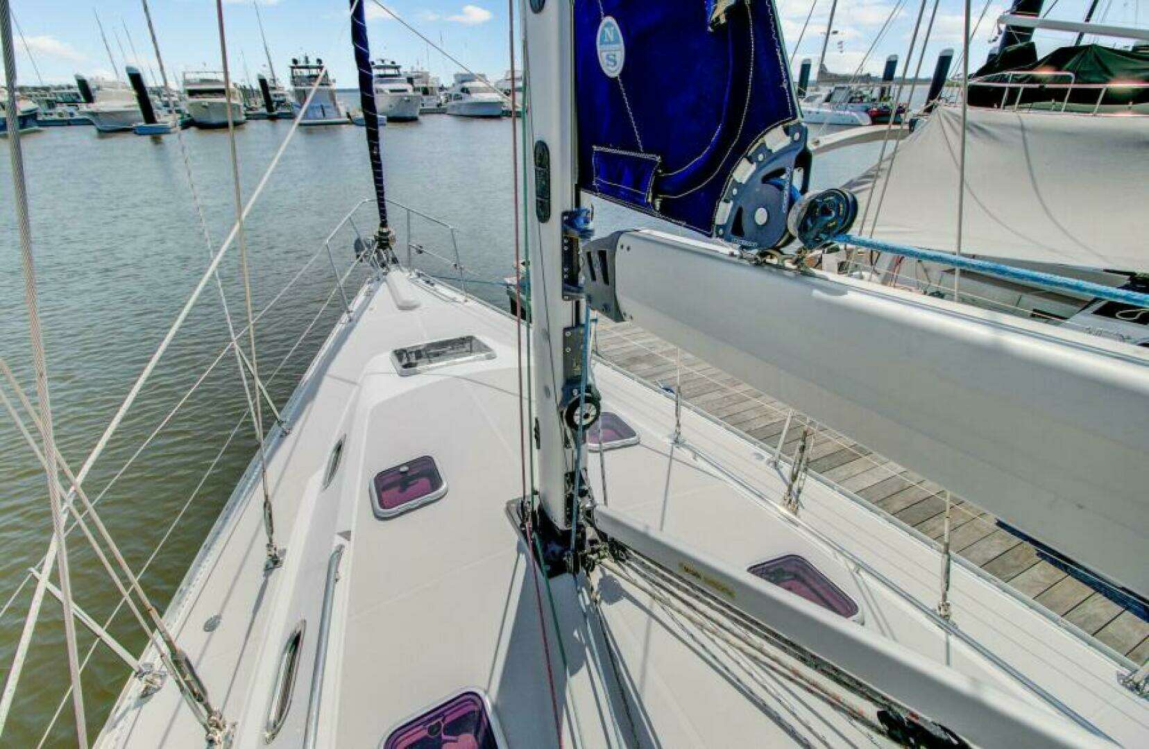 2011 Catalina 445 - Image 12