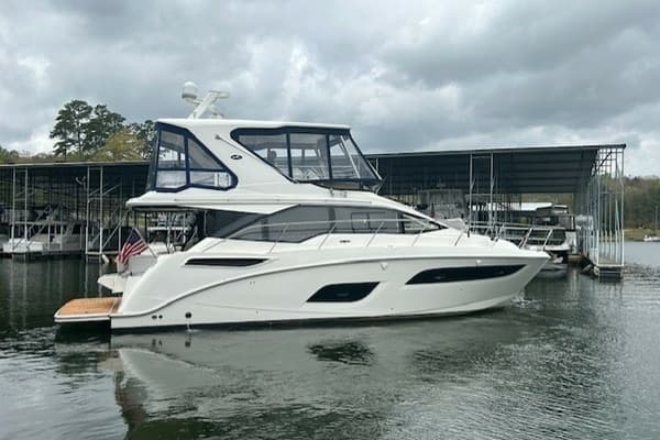 2017 Sea Ray 460 FLY - Image 1