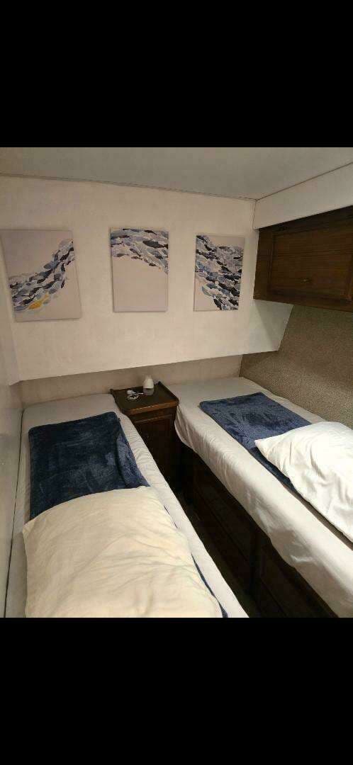 1984 Ocean Yachts — - Image 10