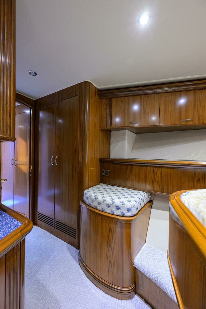 2004 Sea Force IX 82 Enclosed Bridge - Image 40