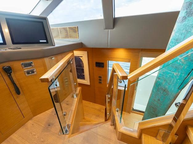 2015 Hatteras 100 Raised Pilothouse - 84