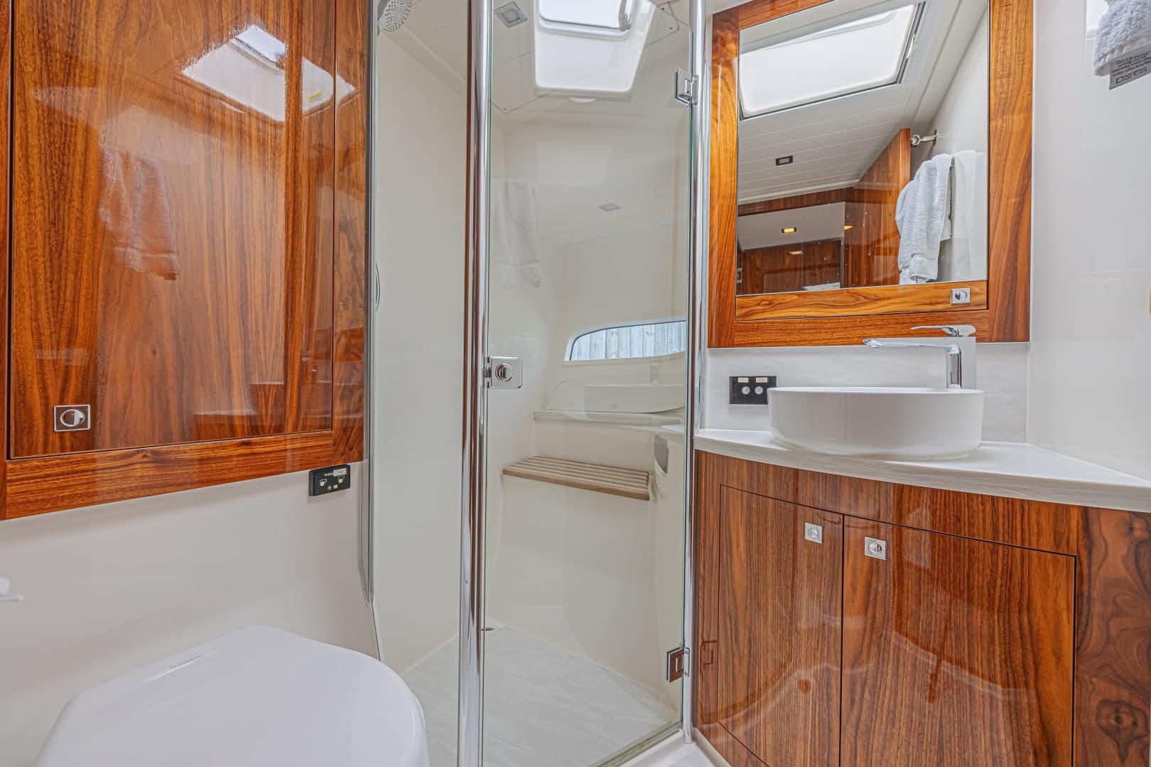 2021 Riviera 6000 Motor Yacht - Image 14