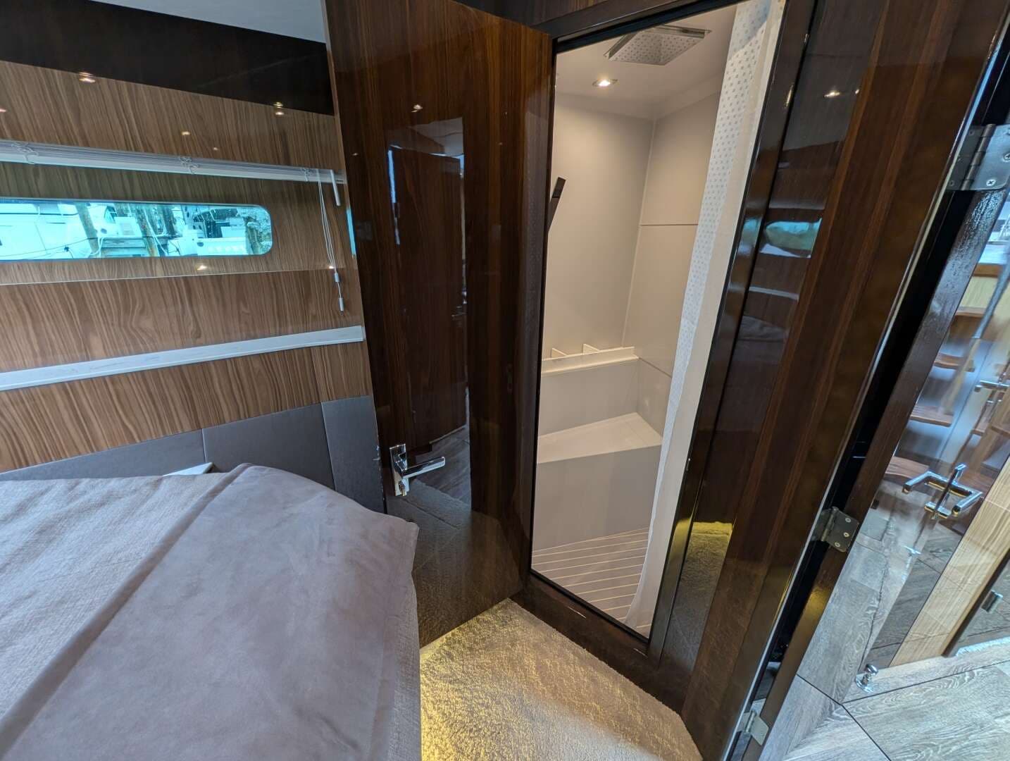 2022 Cruisers Yachts 54 Cantius - Image 50
