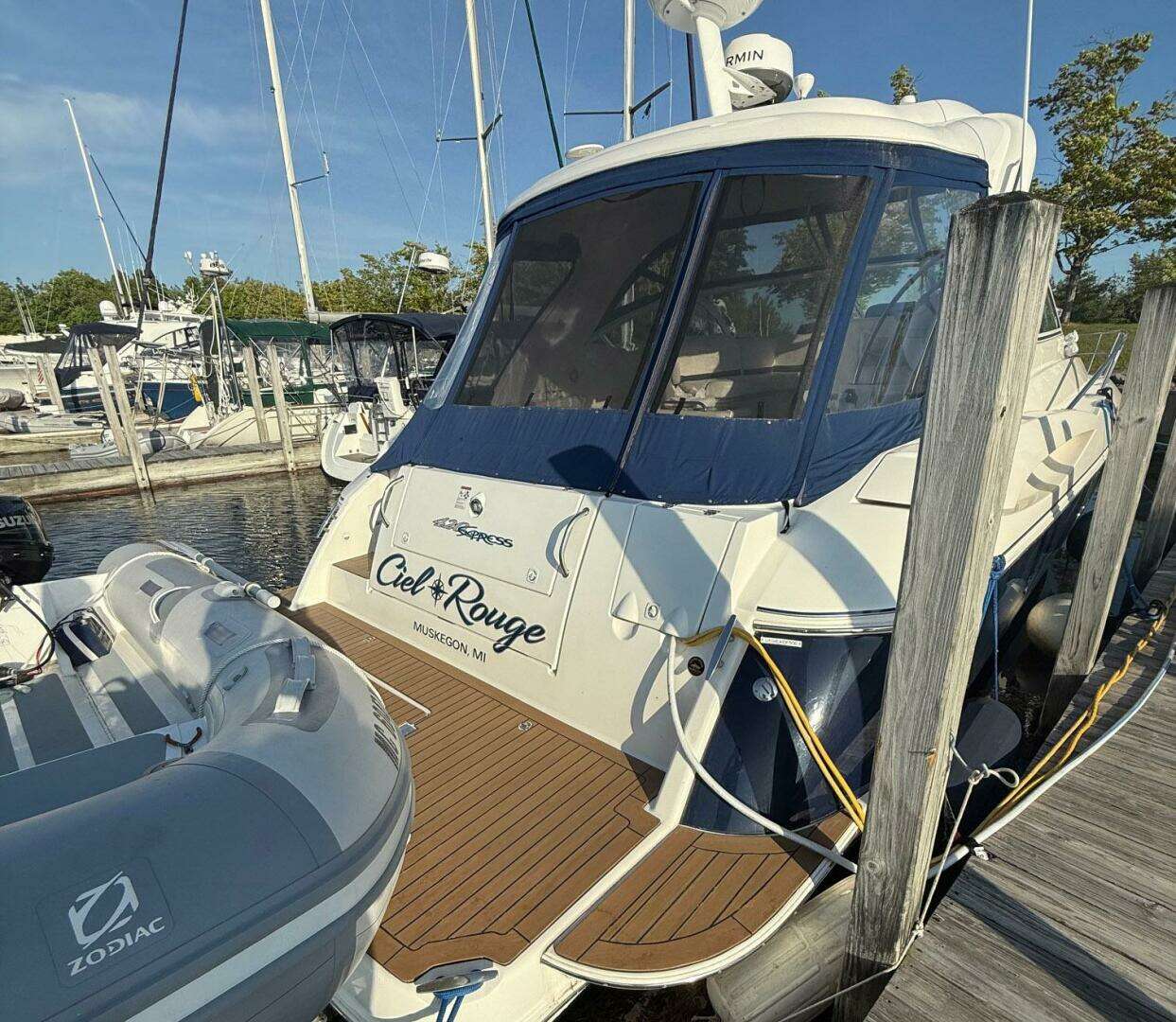 2006 Cruisers Yachts 420 Express - Image 34