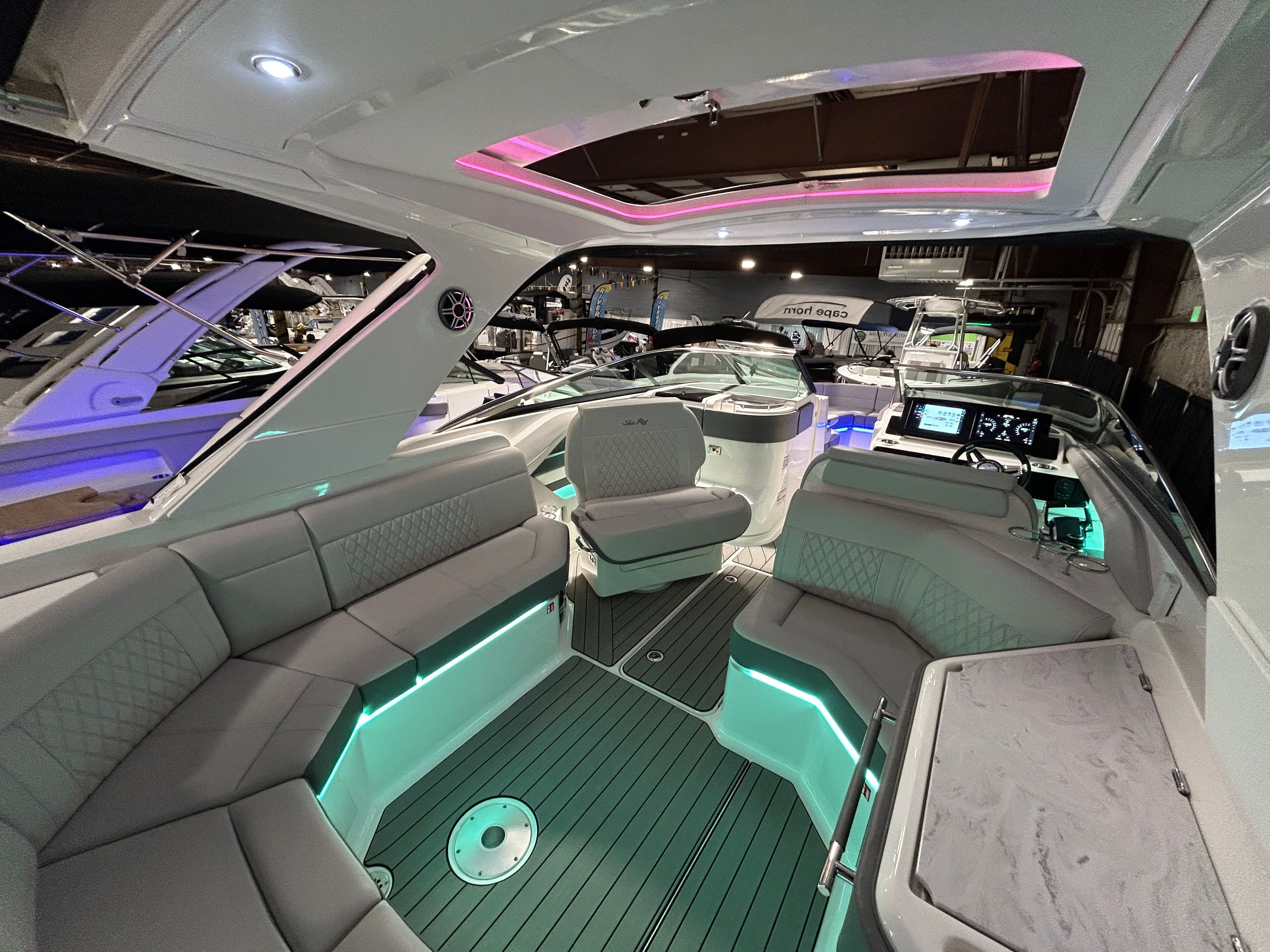 2026 Sea Ray SLX 310 Outboard - 20