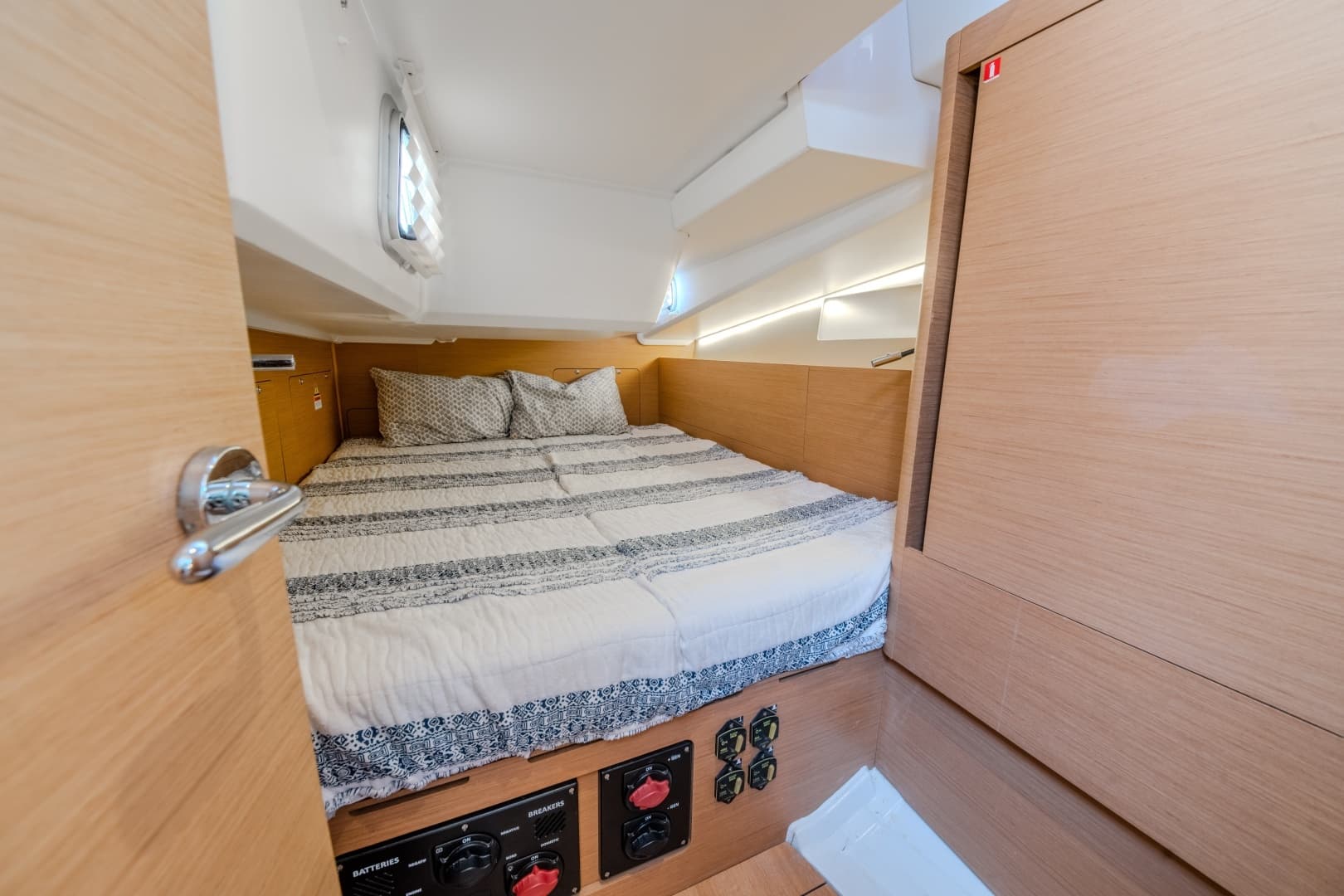2019 Jeanneau Sun Odyssey 490 - Image 44