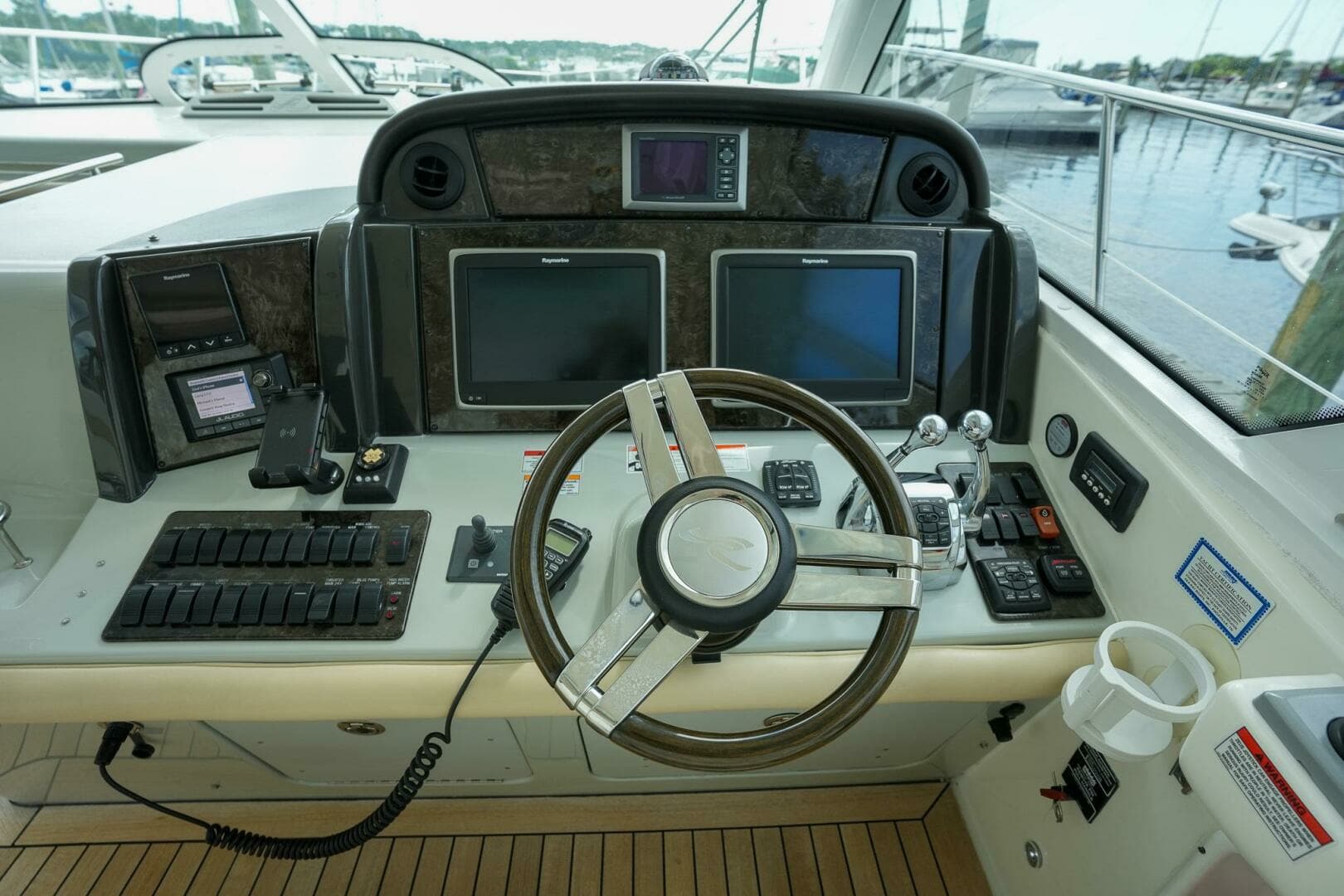2010 Sea Ray 500 Sundancer - Image 17