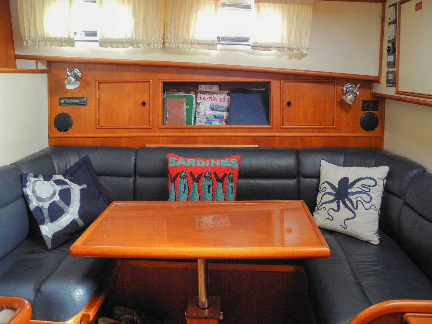1998 Grand Banks 38 Eastbay EX - Image 16