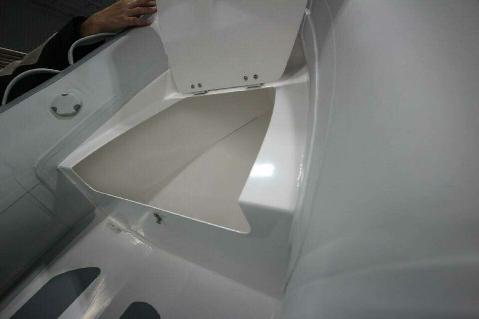 2023 Zodiac Cadet 300 RIB DL ALU PVC - Image 4