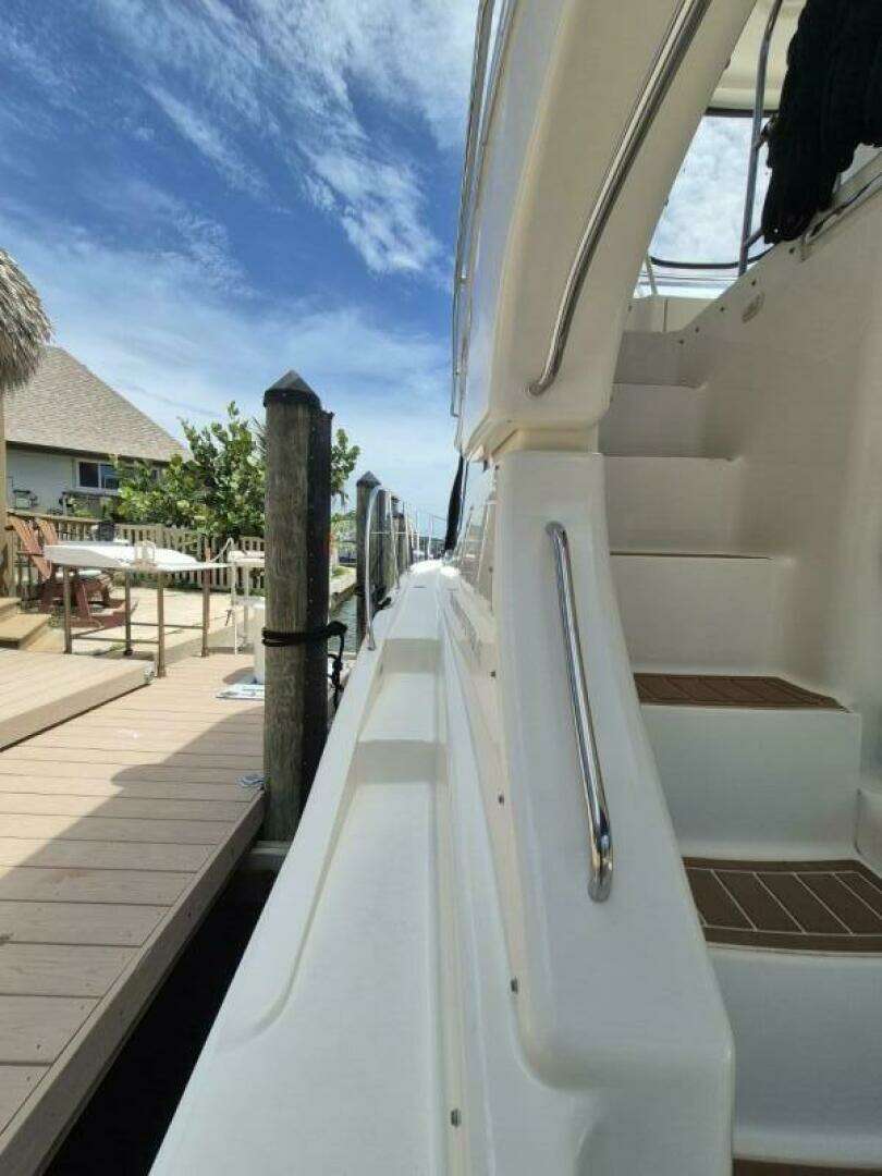 2002 Silverton 38 Convertible - Image 53