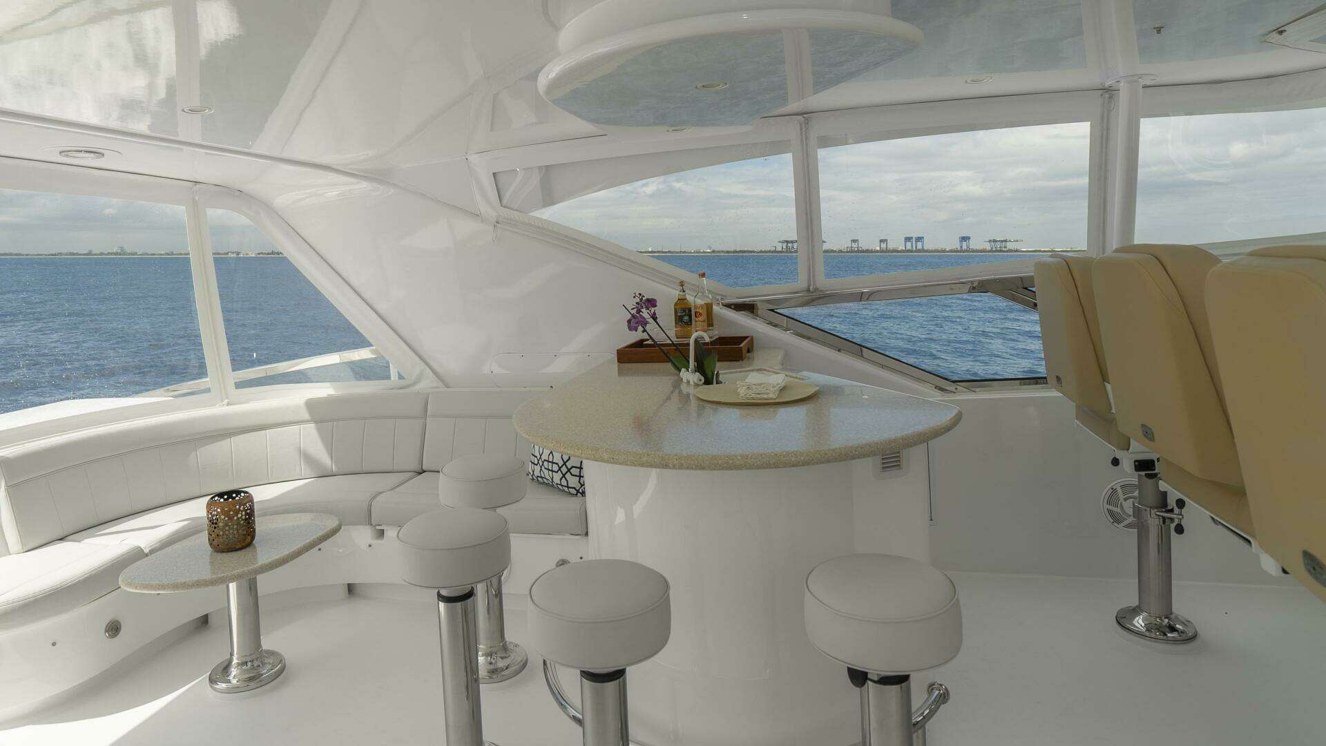 2007 Hatteras 80 - Image 61