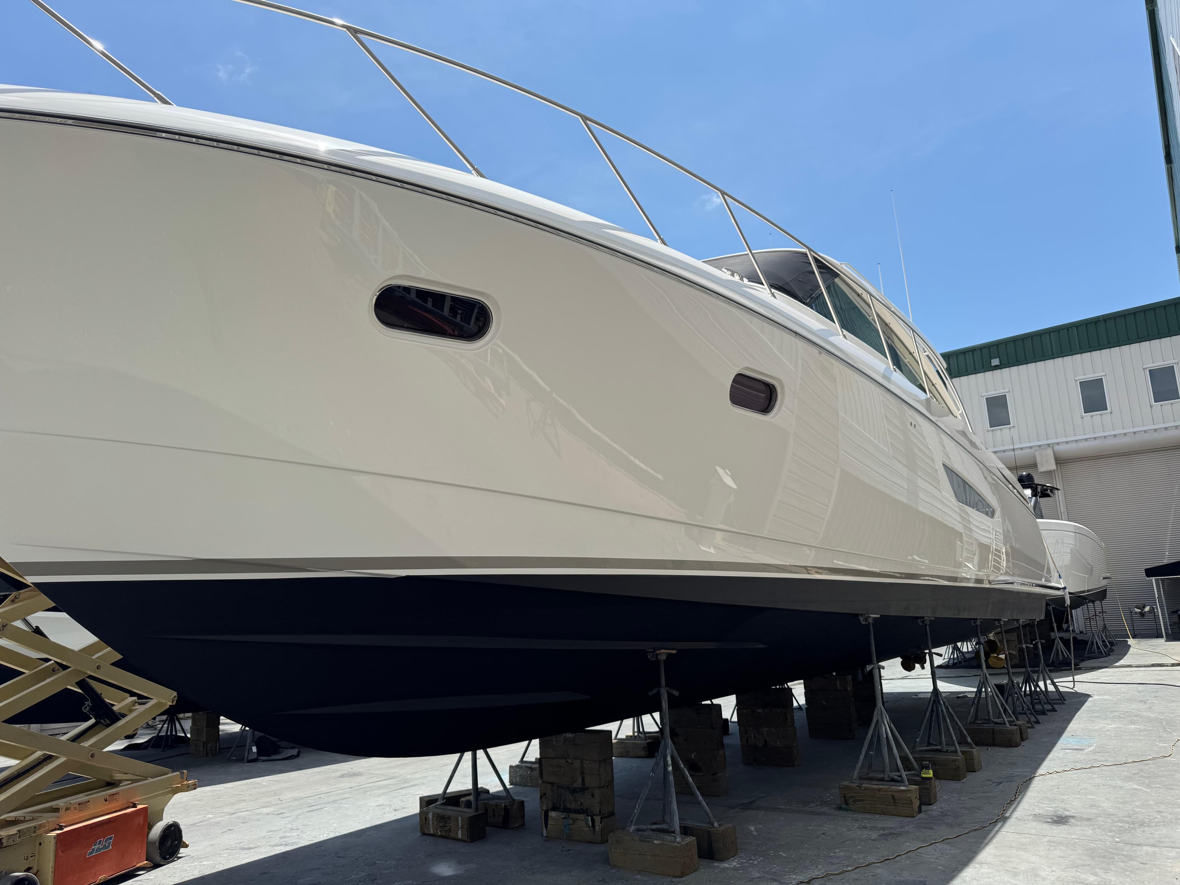 2010 Tiara Yachts 5800 Sovran - 124