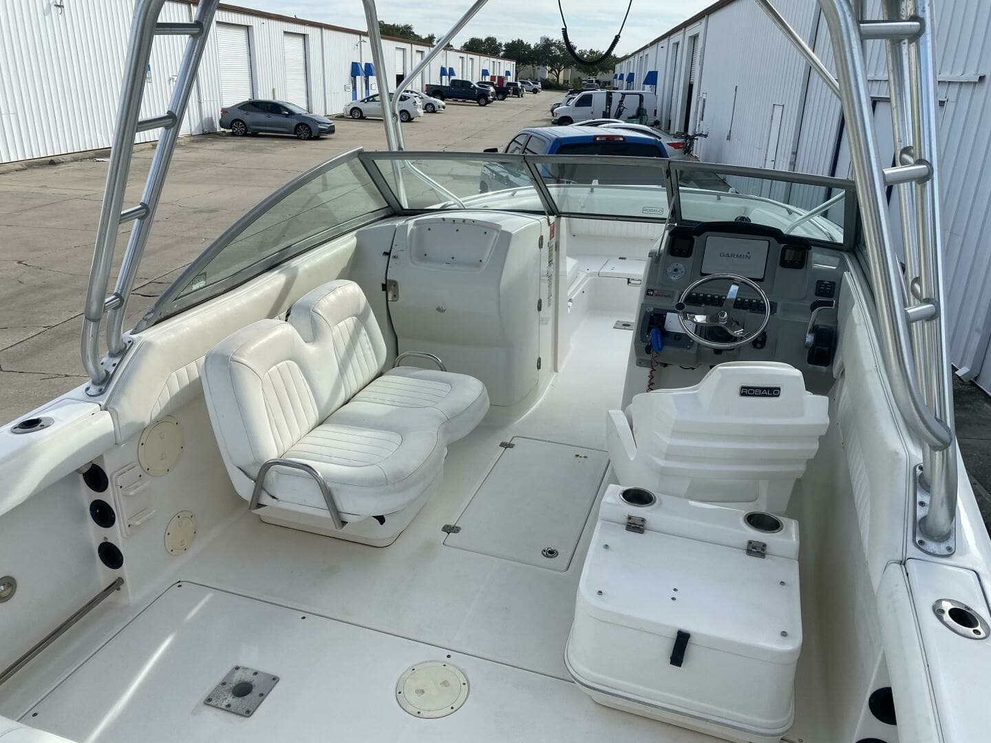 2011 Robalo — - Image 12
