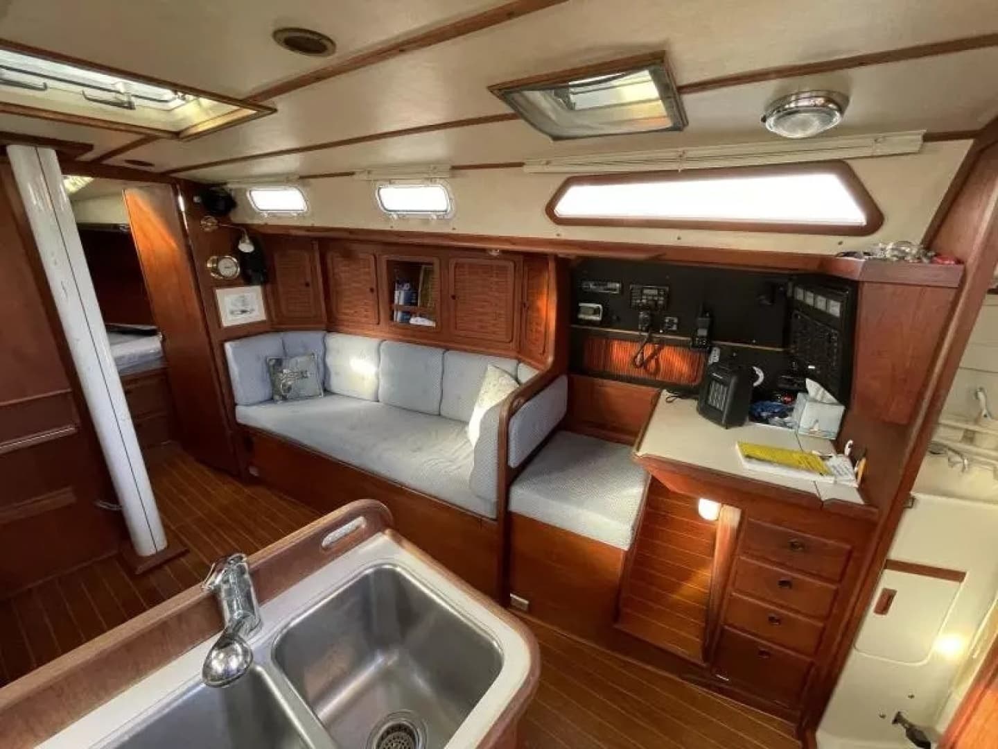1990 Sabre 38 MK II - Image 12