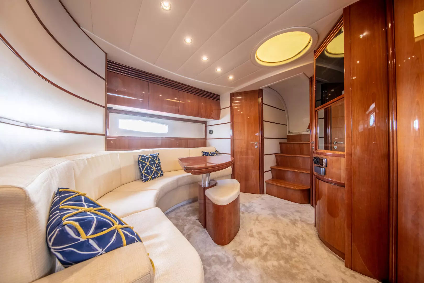 2004 Pershing Express - Image 24