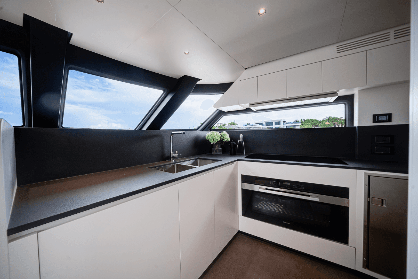 2026 Azimut Magellano 25M - Image 45