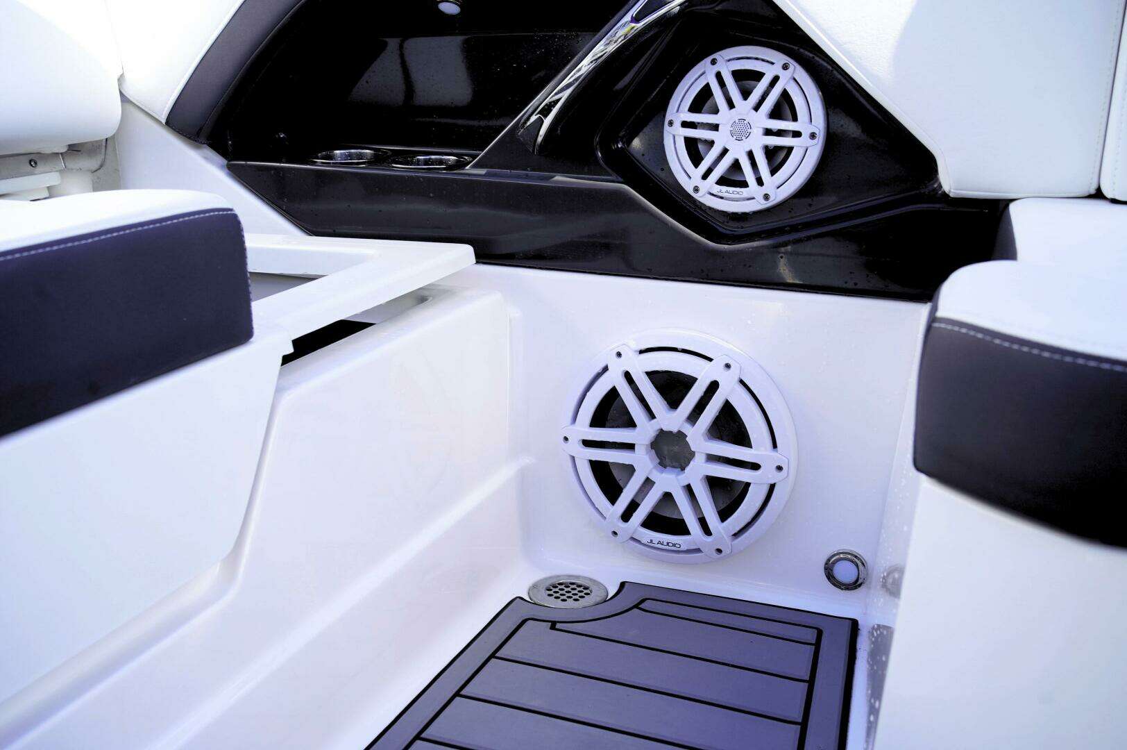 2023 Monterey 275SS - Image 10