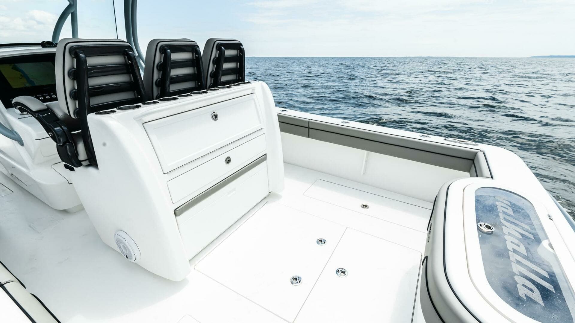 2025 Valhalla Boatworks V33 Center Console - Image 17
