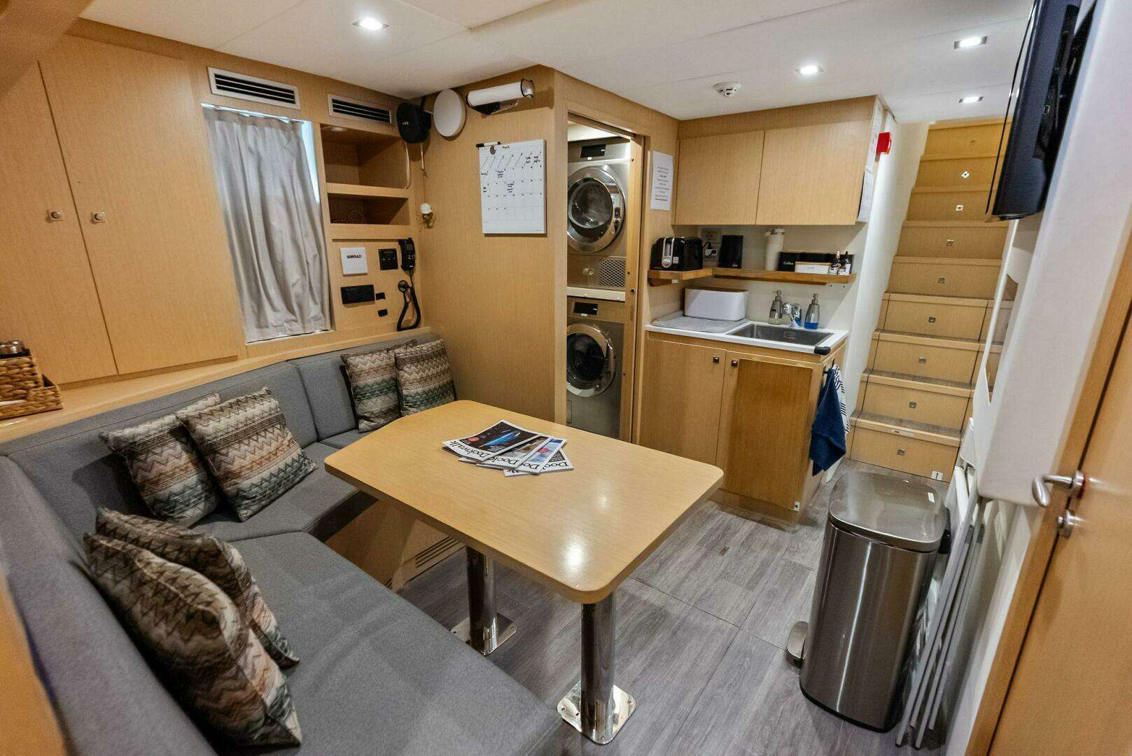 2023 Custom Line 33 Navetta - Image 114