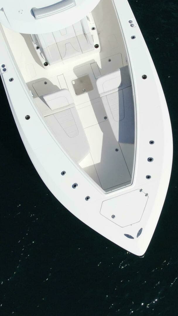 2022 SeaVee 390z Center Console - Image 14
