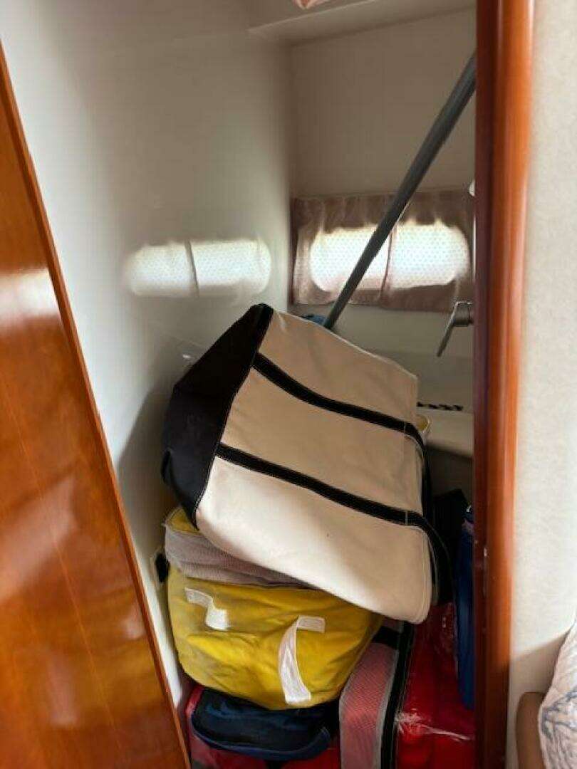 2006 Carver 43 Motor Yacht - Image 77
