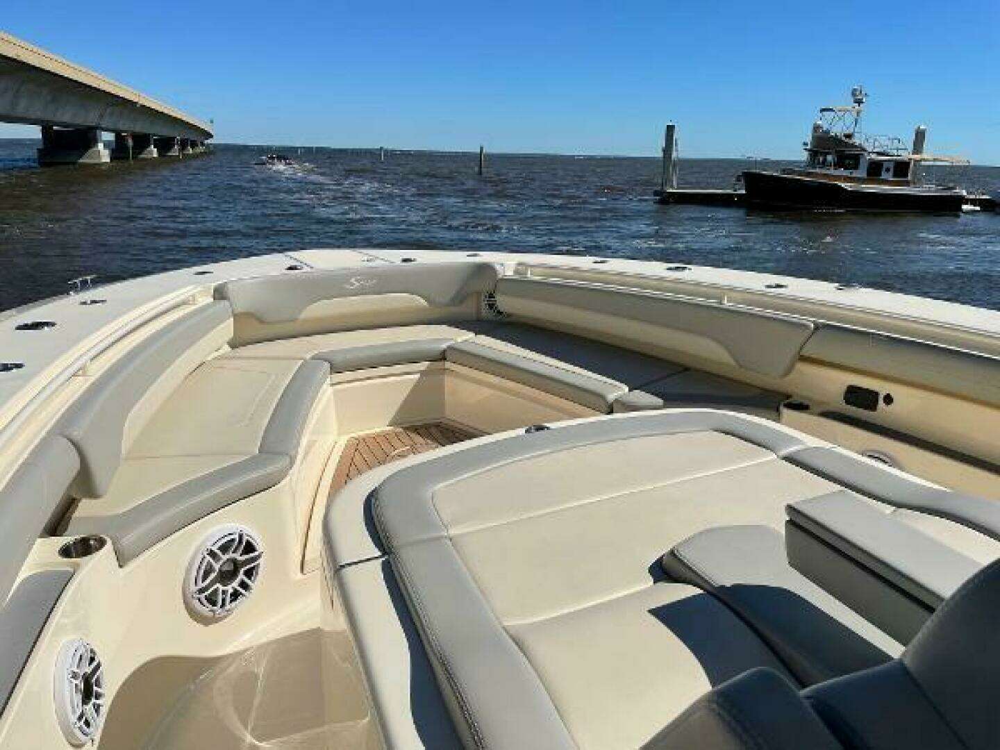 2019 Scout 380 LXF - Image 11