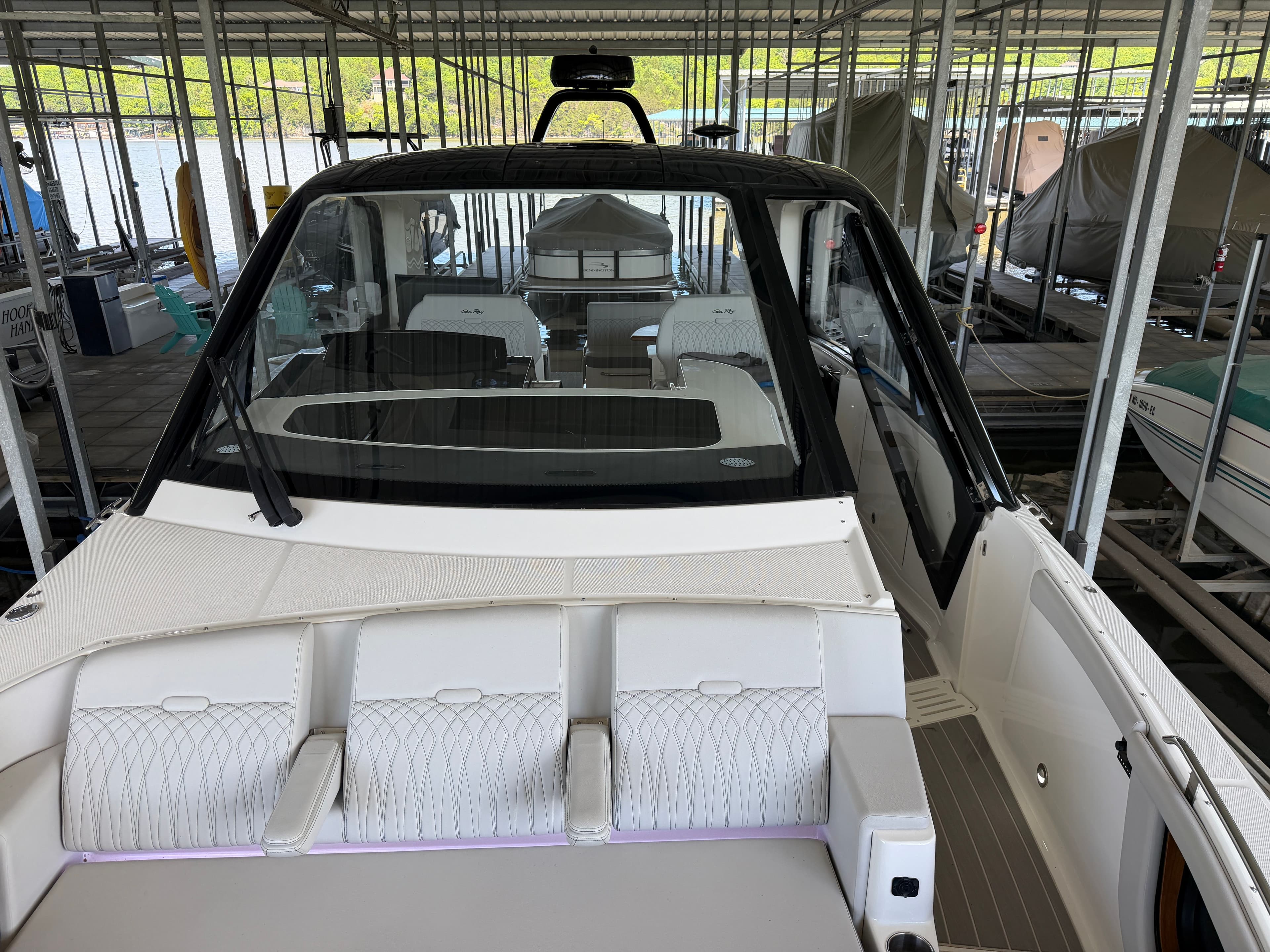 2023 Sea Ray 370 DA - 11
