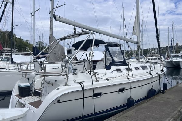 2006 Hunter 38 - Image 1