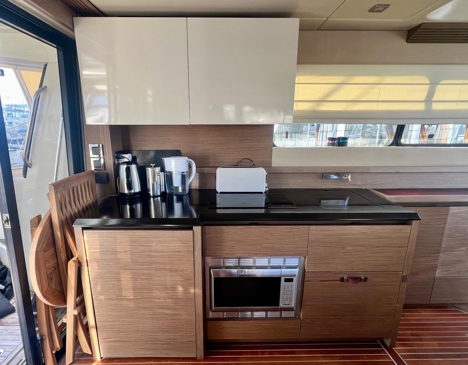 2017 Beneteau Monte Carlo 4 - 13