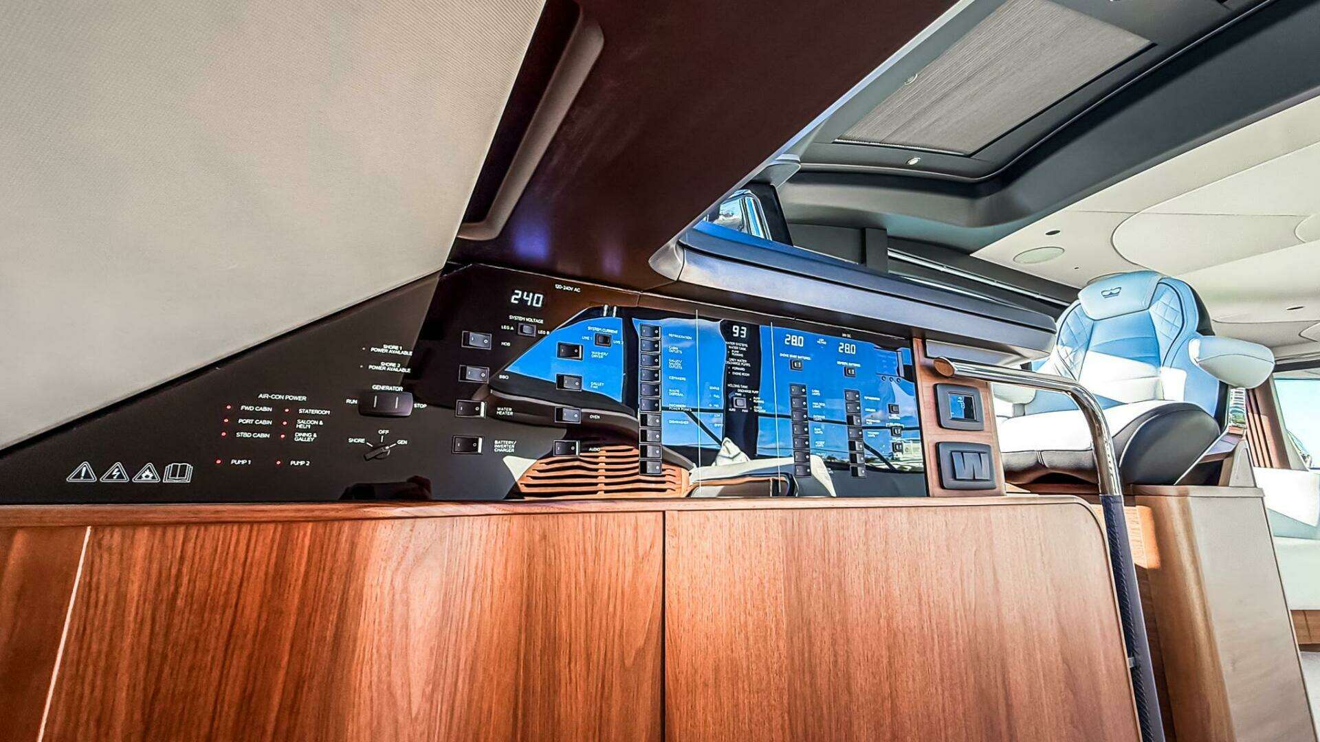 2026 Princess S65 Sportbridge - Image 52