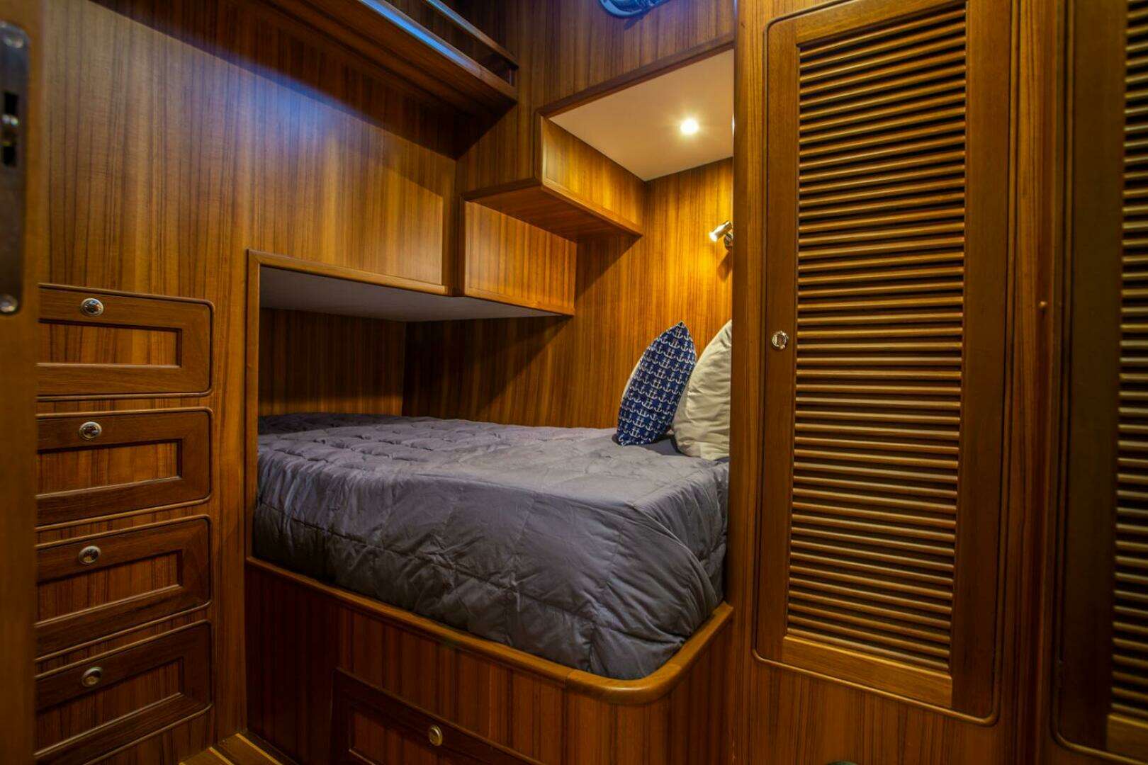 2026 Helmsman Trawlers 43E Pilothouse - Image 40