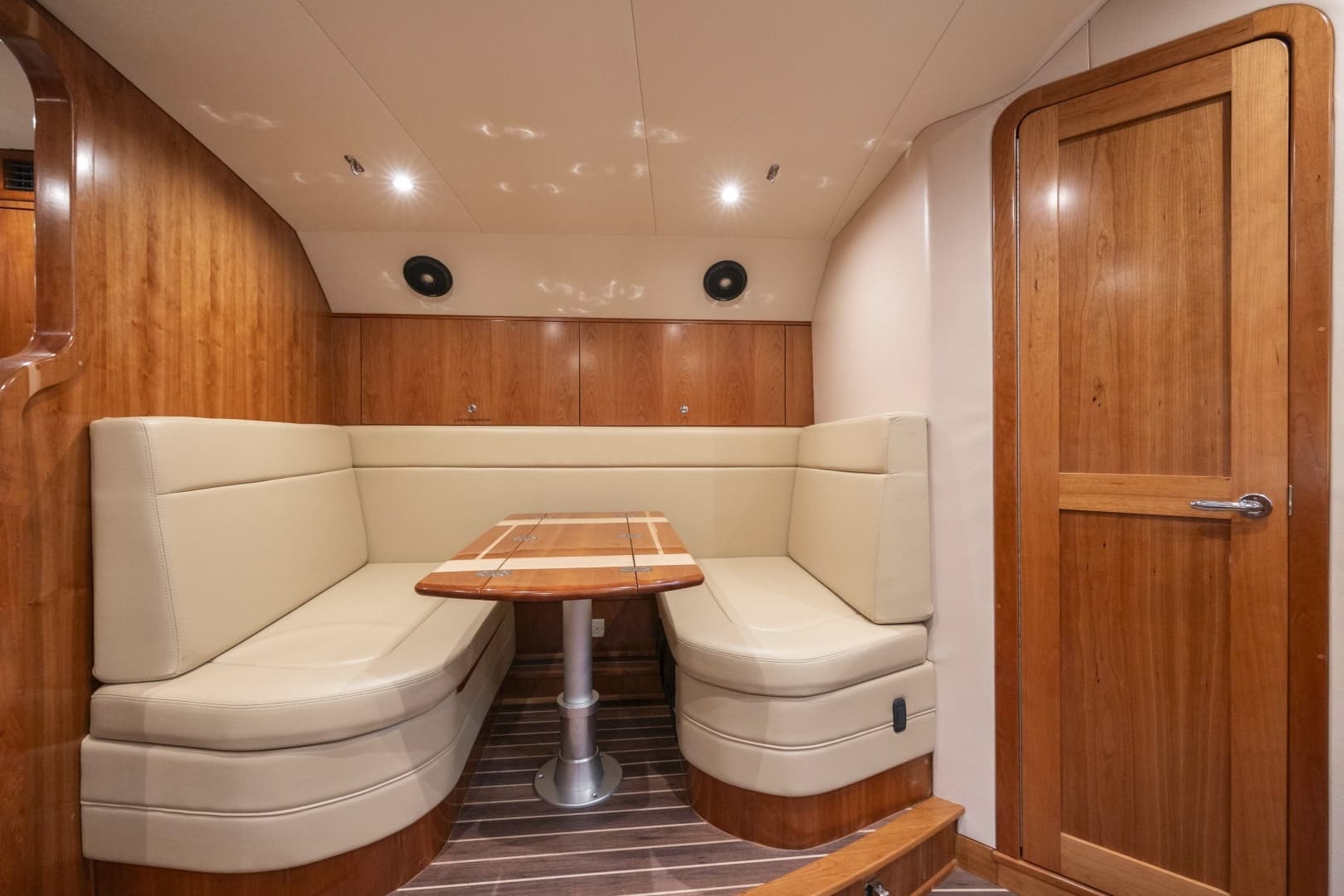 2019 Albemarle 410 Express Fisherman - Image 24