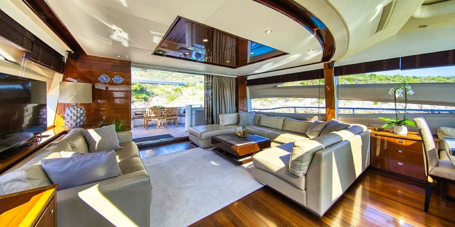 2011 Princess Yachts Princess V85 - Image 3
