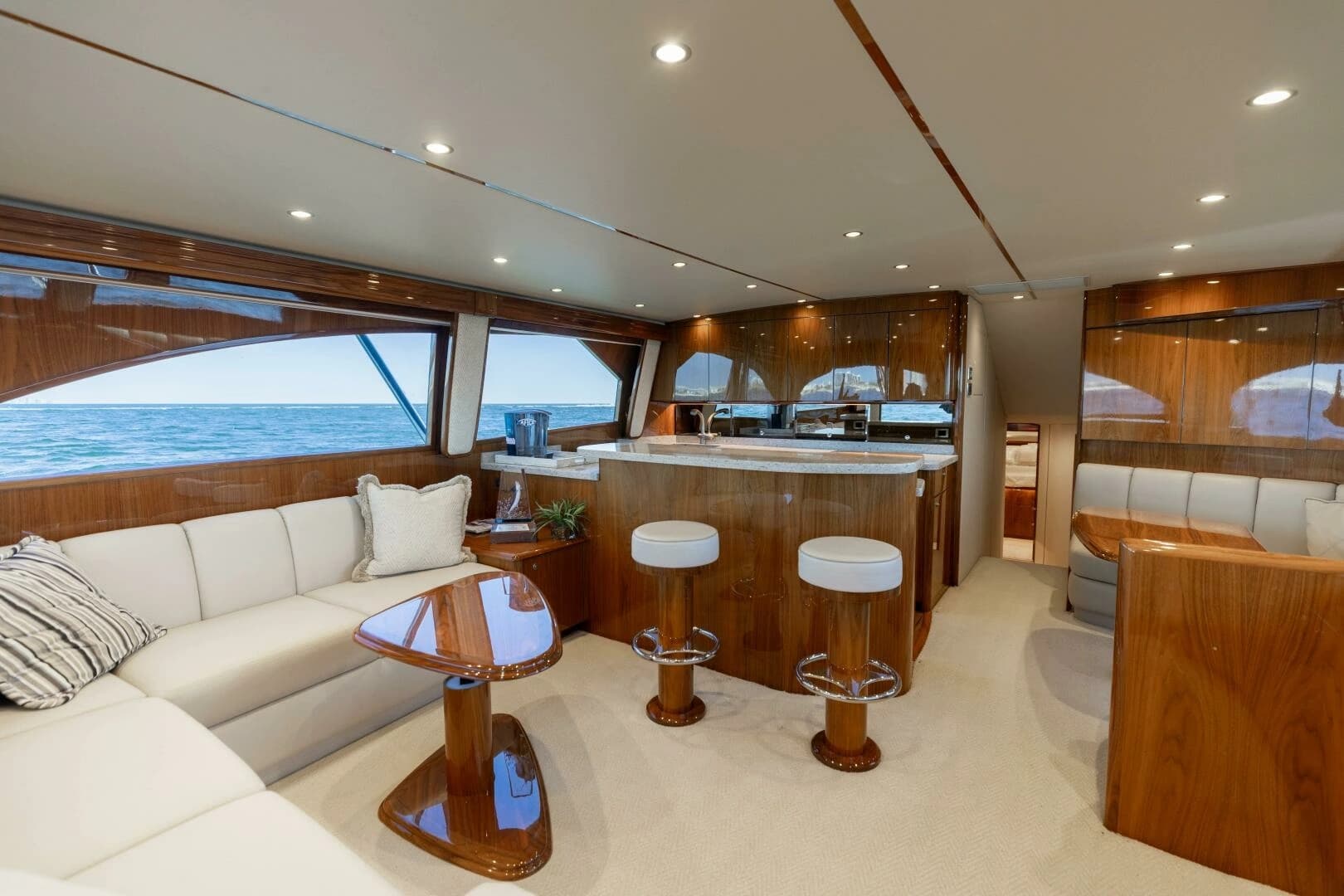 2020 Viking 62 Convertible - Image 3