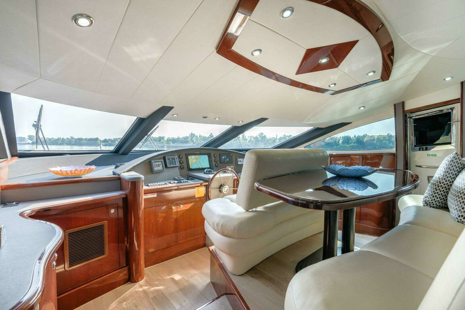 2012 Neptunus — - Image 6