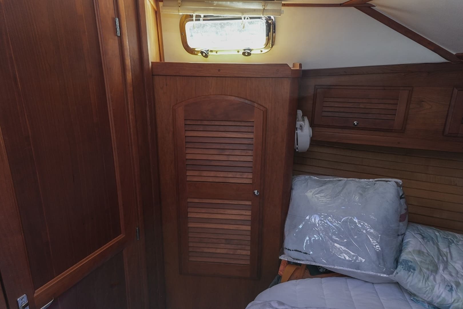 2006 Sabre 38 Hard Top Express - Image 31