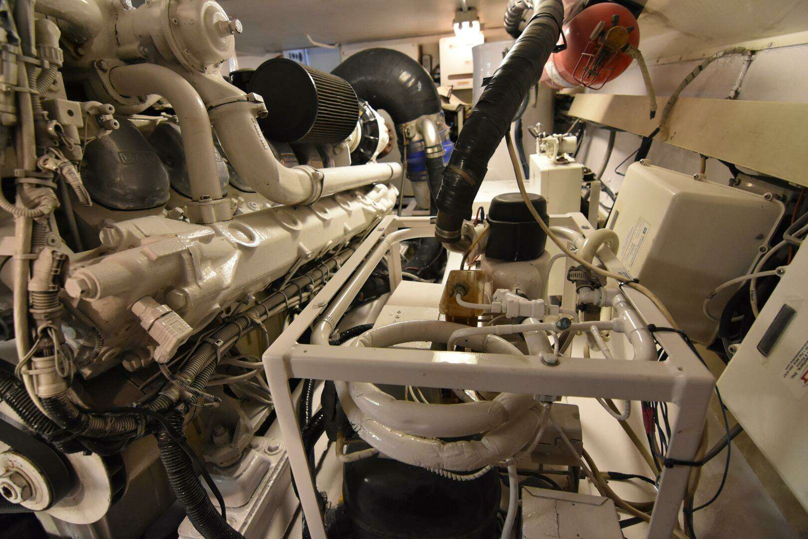 1999 Viking 58 Convertible - Image 44