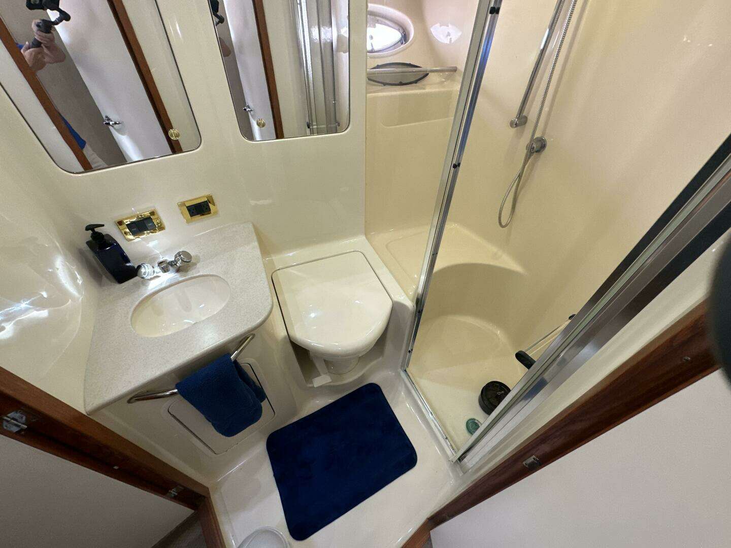 2000 Sea Ray 480 Sedan Bridge - Image 24