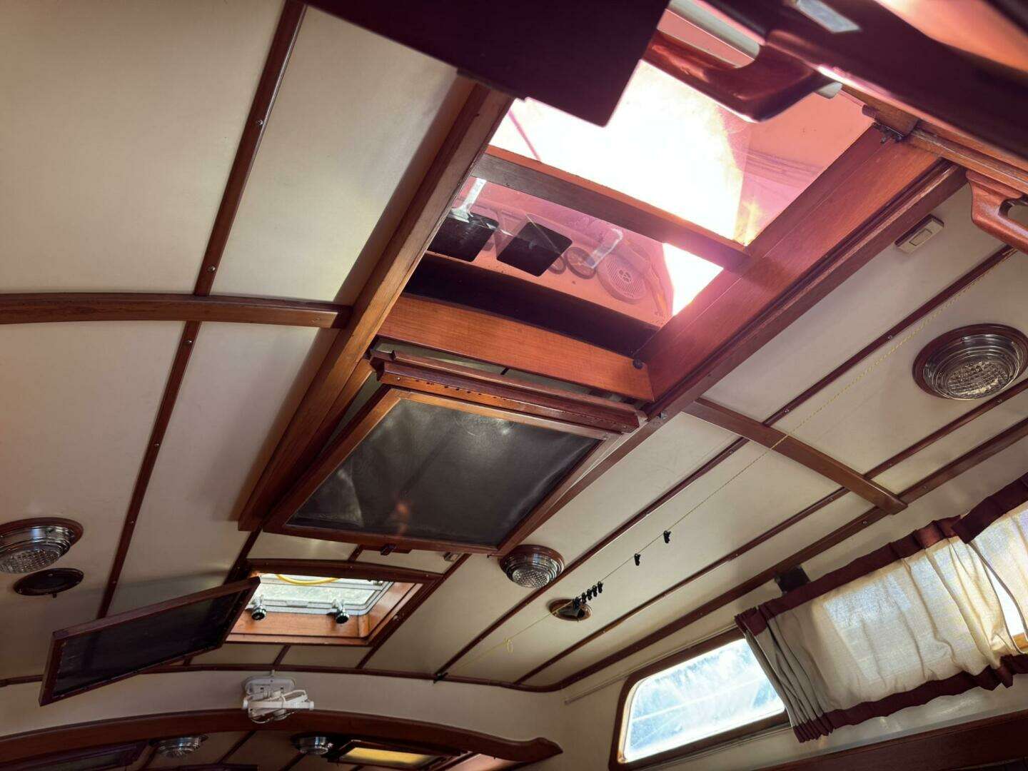 1987 Tayana 42 Vancover Aft Cabin - Image 129
