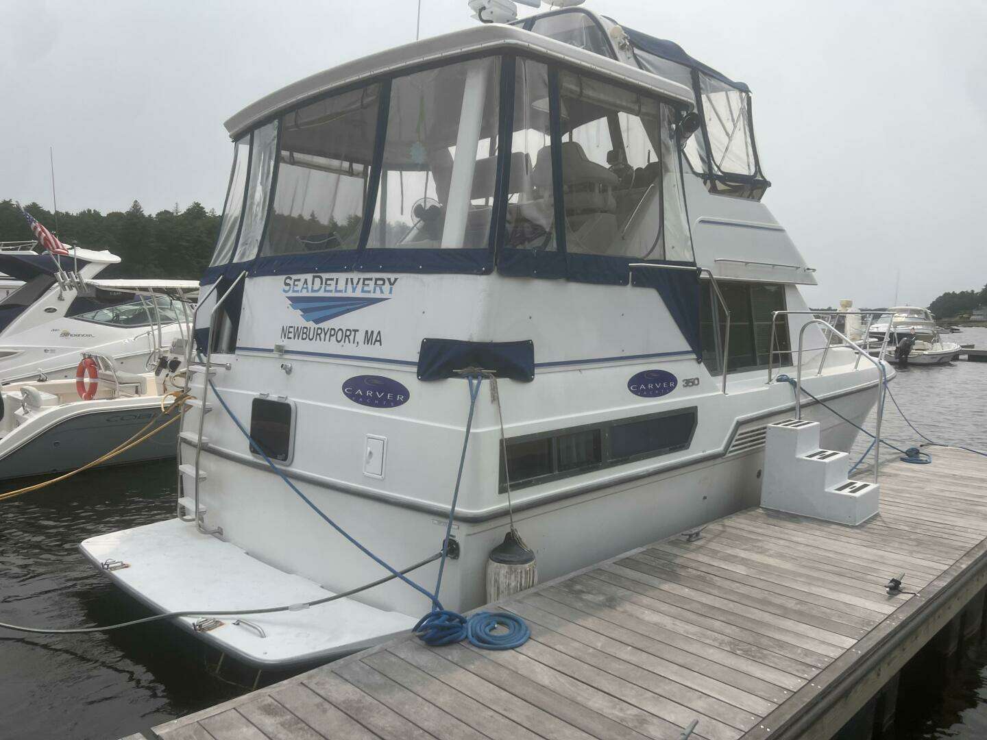 1994 Carver Aft Cabin Motor Yacht - Image 4