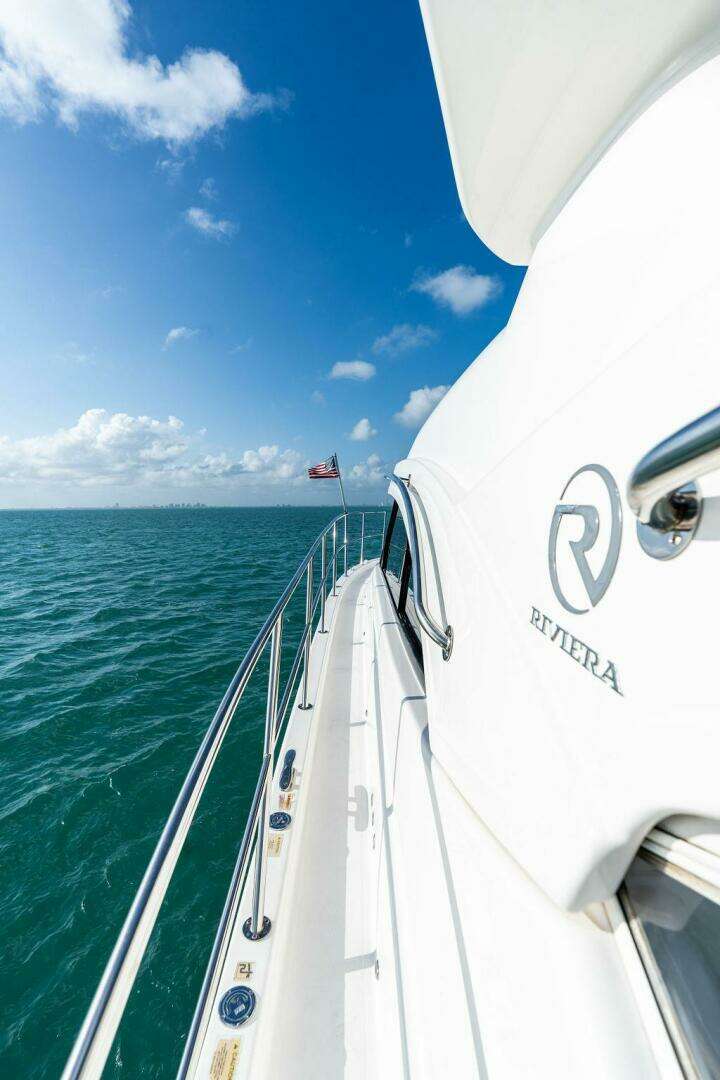 2018 Riviera 4800 Sport Yacht - Image 33