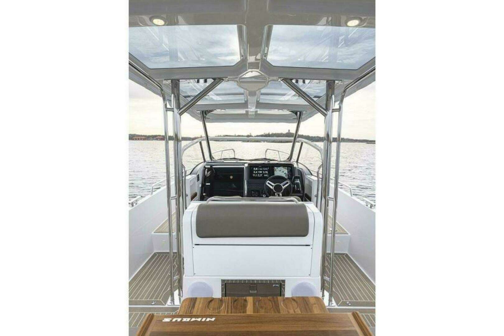 2025 Nimbus Tender 9 - Image 9