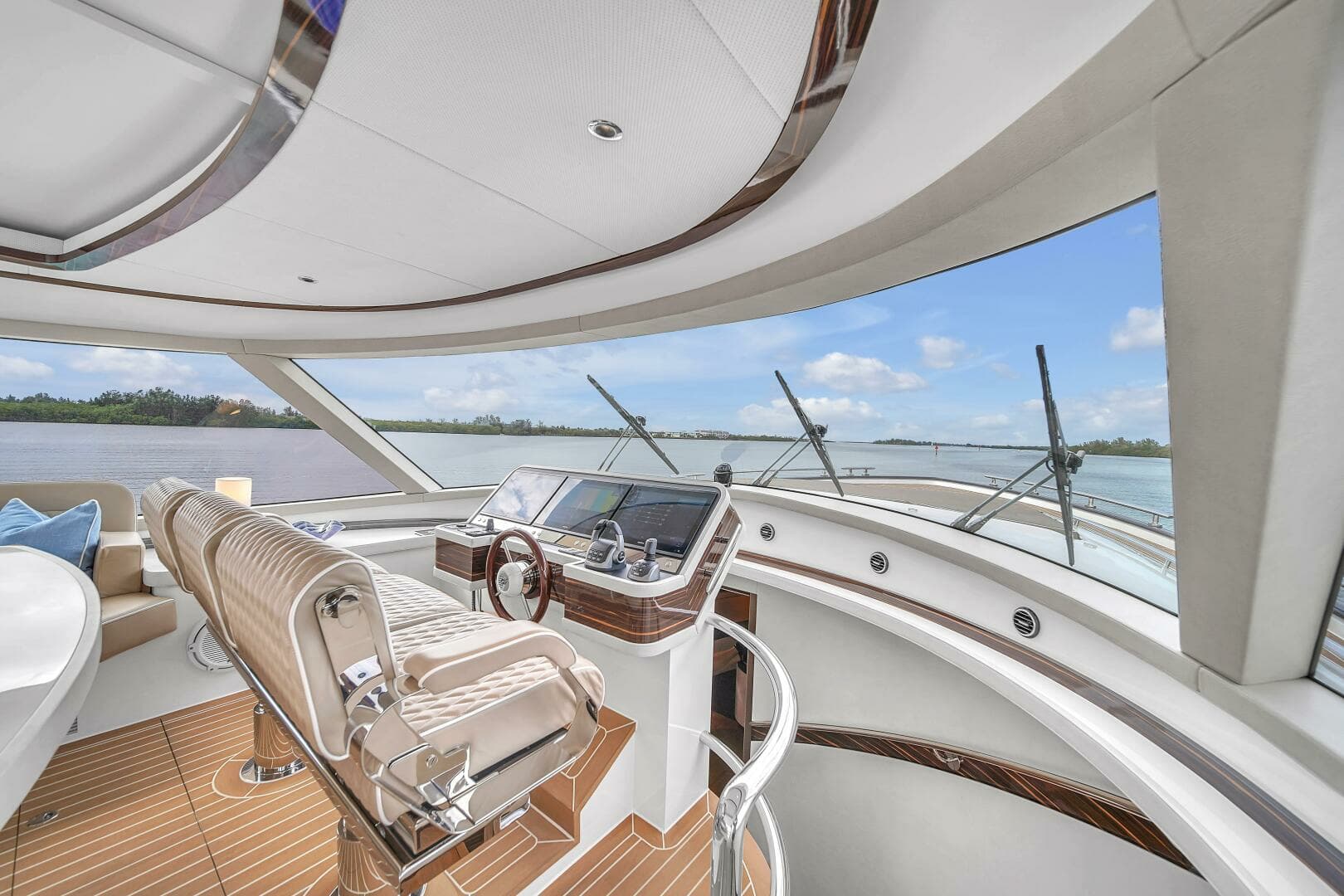 2023 Zeelander 72 - Image 20