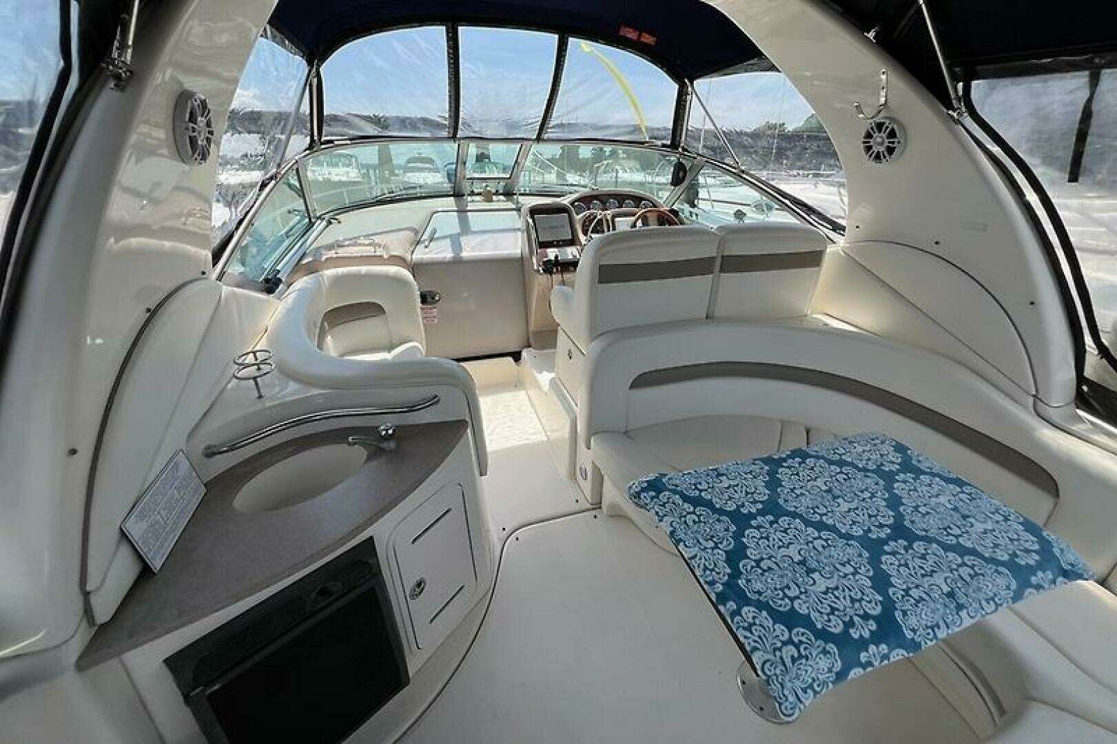 2004 Sea Ray 320 Sundancer - Image 8