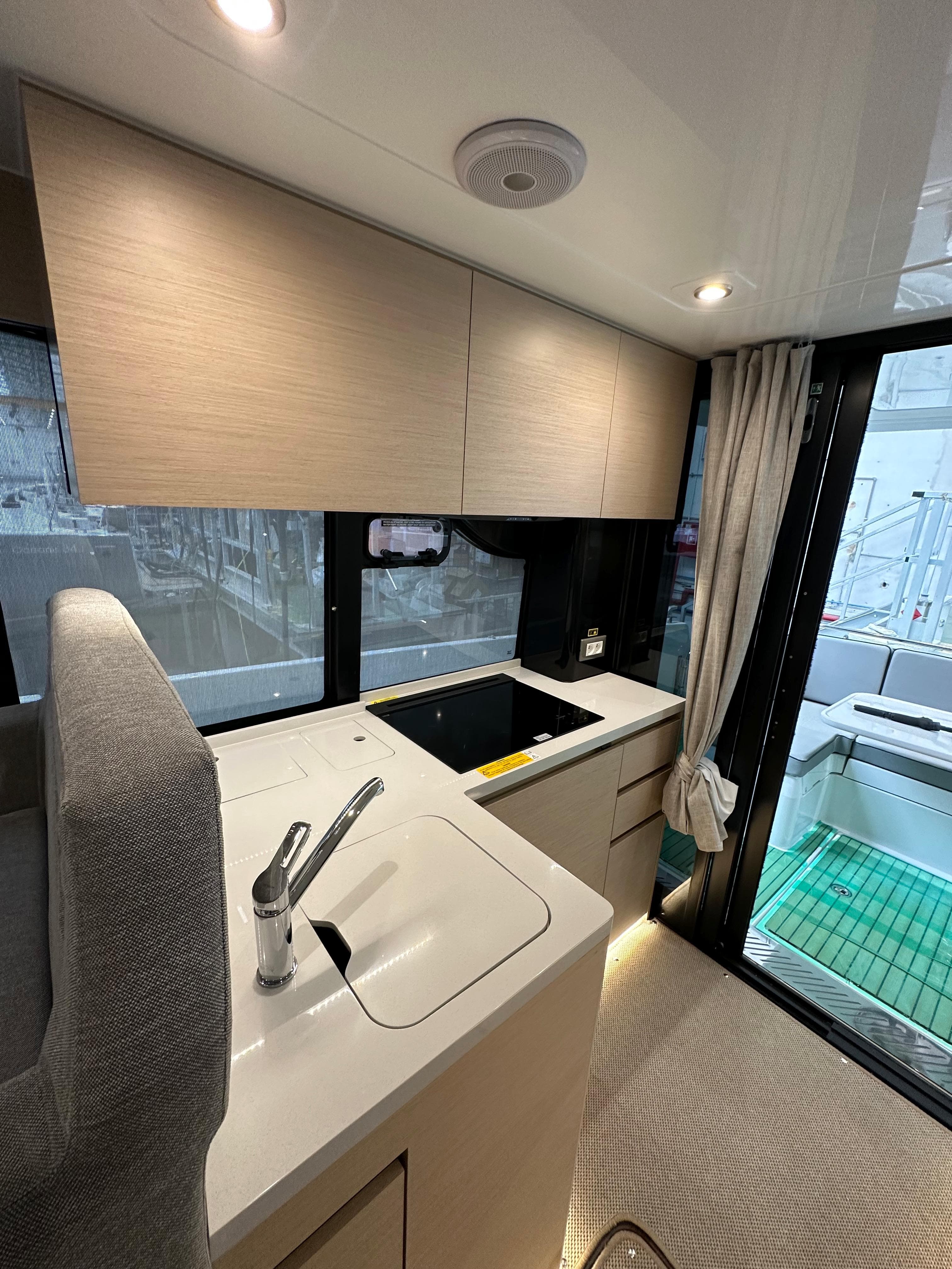2023 Delphia 11 Flylounge - 103