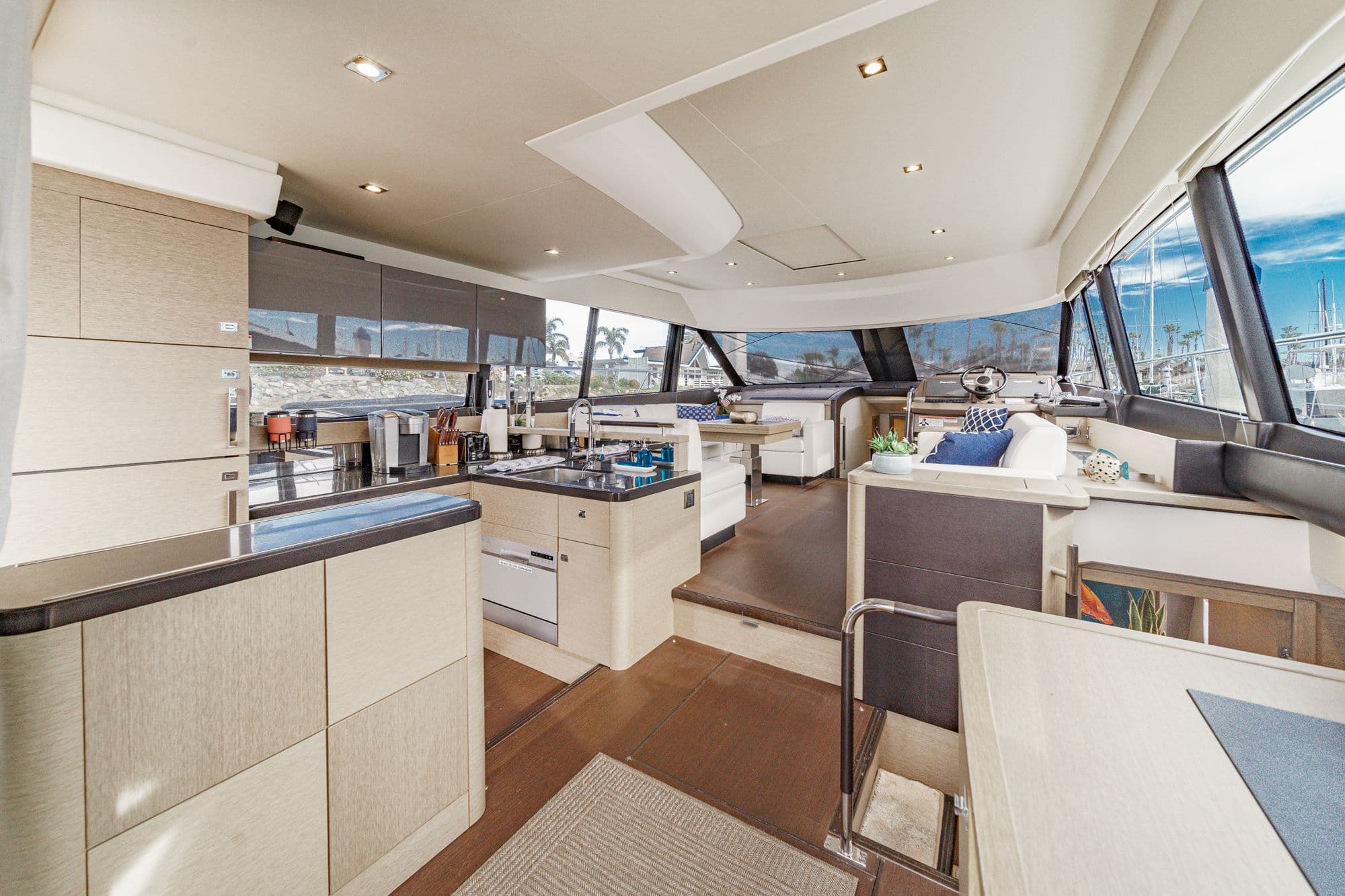 2018 Prestige 560 - 15